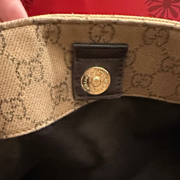 Gucci Signature Tan and Brown Messenger Bag - Picture 4 of 15